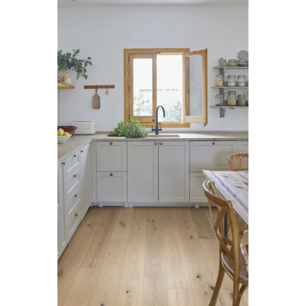 Parchet triplu stratificat Kahrs OAK EDELWEISS